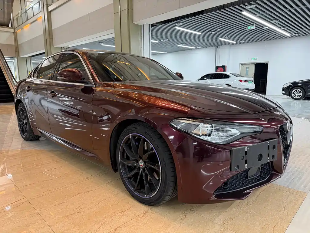 Giulia Juliet 2017 2.0T 280HP Luxury Edition купить на сайте DeffCars