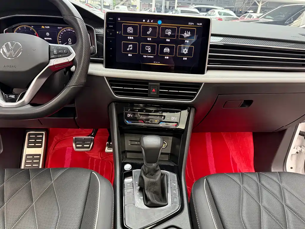 Tiguan L 2024 330TSI automatic two-wheel drive R-Line version купить на сайте DeffCars