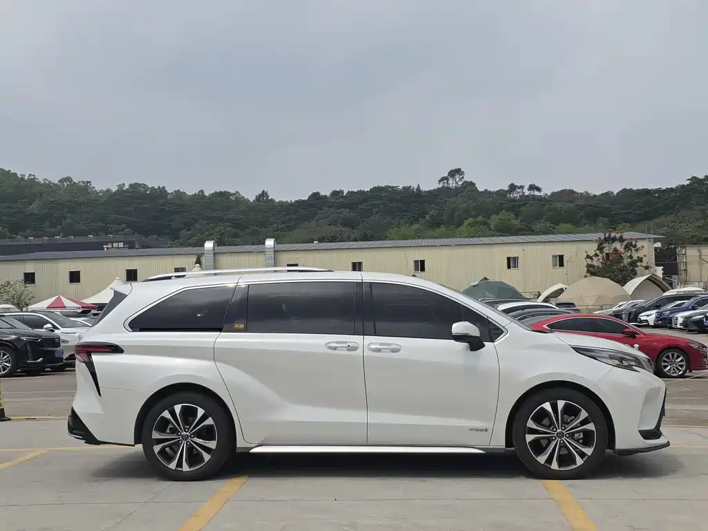 Grevia 2023 2.5L Hybrid Monarch VIP Edition купить на сайте DeffCars