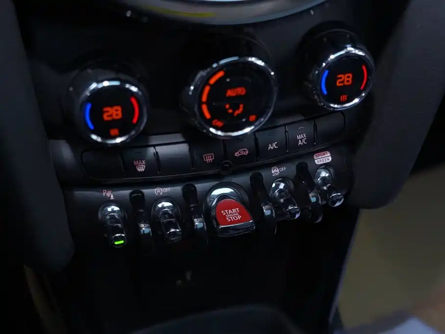 MINI 2022 1.5T COOPER Artist купить на сайте DeffCars