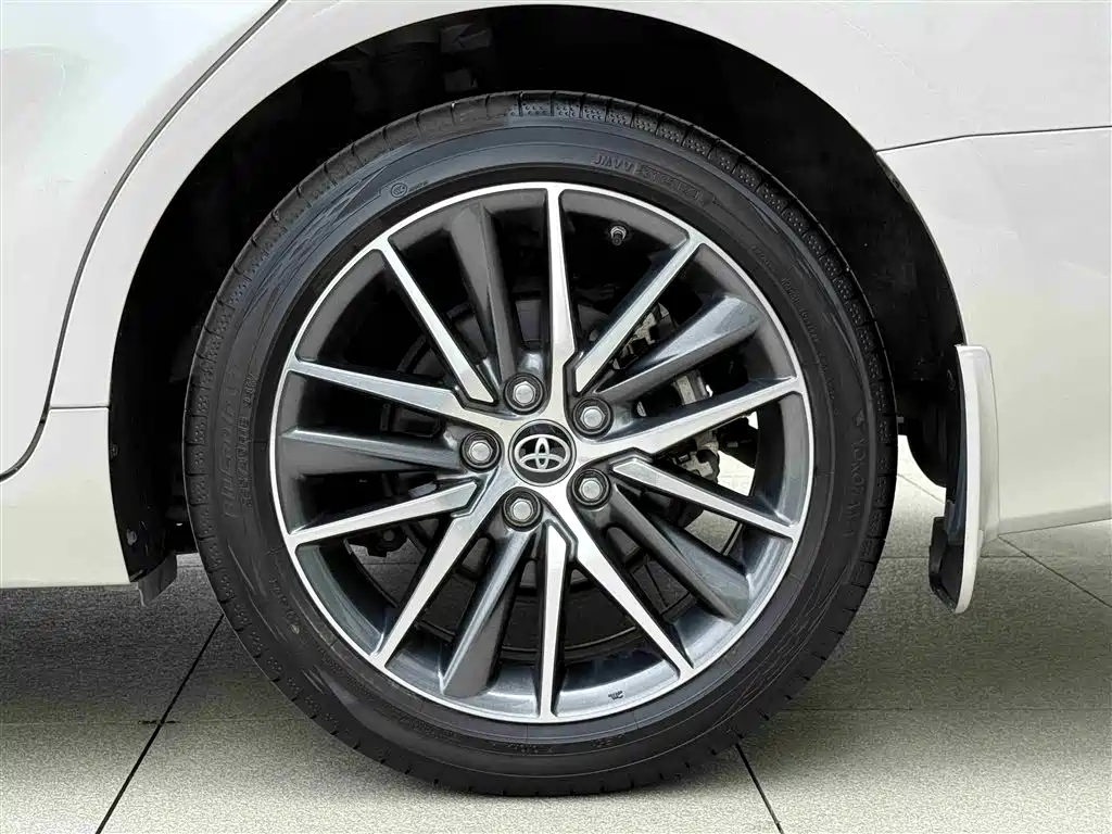Camry 2023 2.5G Deluxe Edition купить на сайте DeffCars