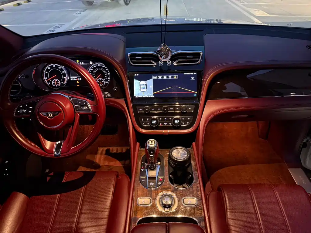 Bentayga 2018 4.0T V8 купить на сайте DeffCars