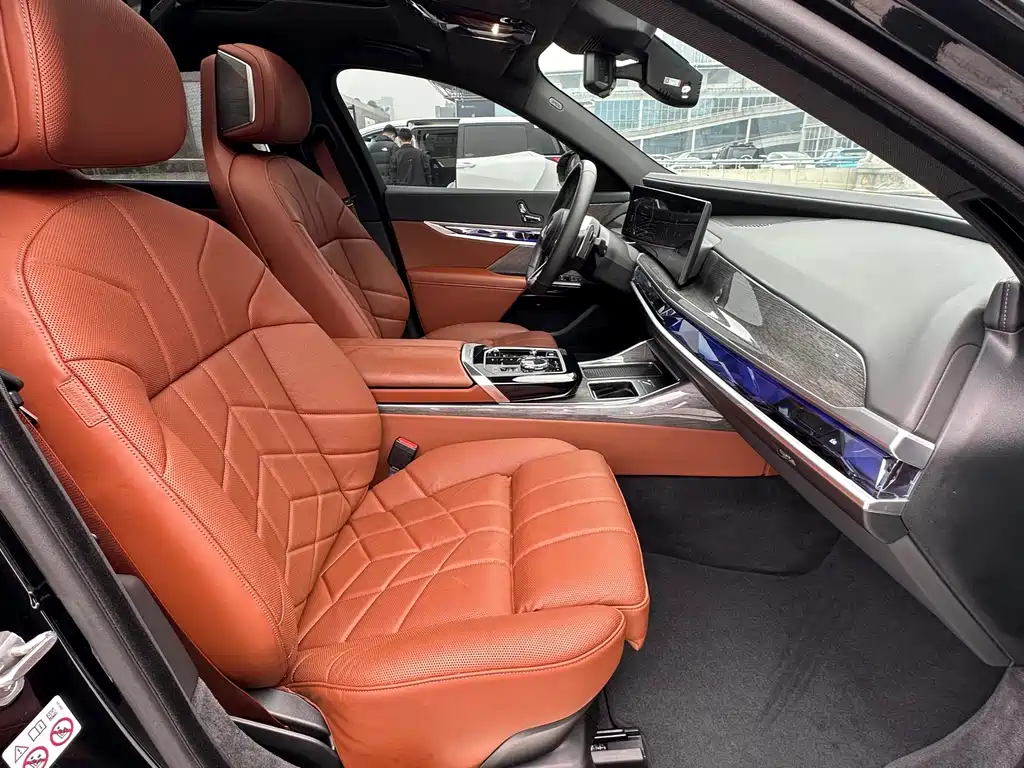 BMW 7 Series 2023 facelift 740Li exclusive M sports package купить на сайте DeffCars