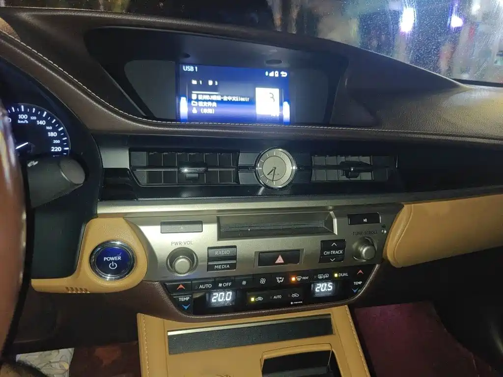 Lexus ES 2015 300h Comfort Edition купить на сайте DeffCars
