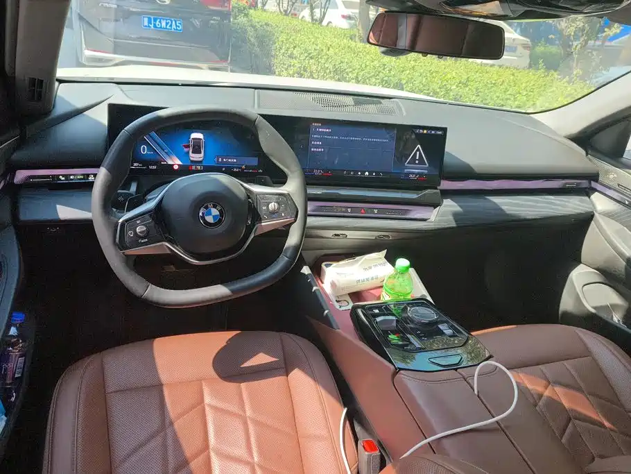 BMW 5 Series 2025 530Li Leading Luxury Package купить на сайте DeffCars