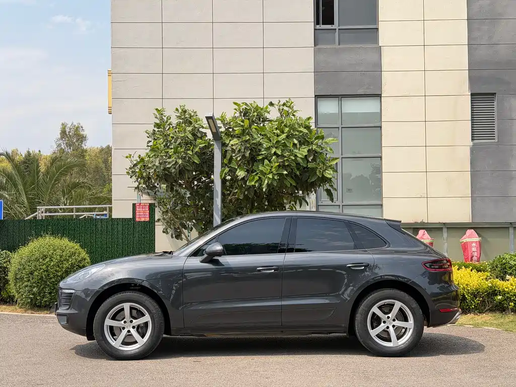 Macan 2017 Macan 2.0T купить на сайте DeffCars