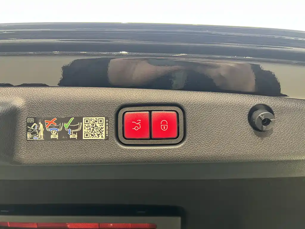 Mercedes-Benz E-Class New Energy 2024 E 350 e L plug-in hybrid sedan купить на сайте DeffCars