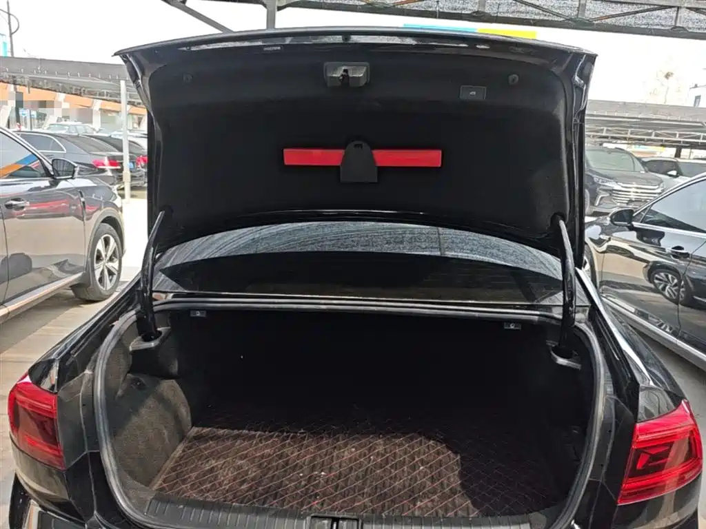 Magotan GTE plug-in hybrid 2022 GTE luxury model купить на сайте DeffCars