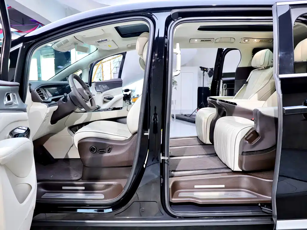 Denza D9 2024 DM-i 980 four-wheel drive premium model купить на сайте DeffCars