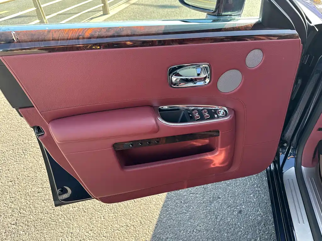 Ghost 2018 6.6T long wheelbase version купить на сайте DeffCars