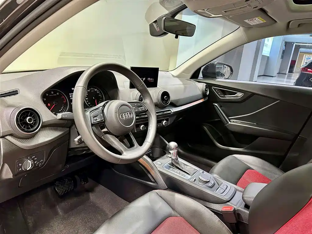 Audi Q2L 2021 35 TFSI fashionable and dynamic купить на сайте DeffCars