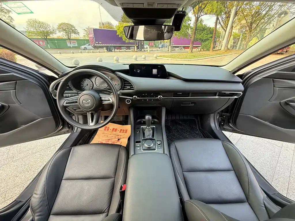 Mazda3 Angkesela 2023 2.0L Automatic Premium Edition купить на сайте DeffCars