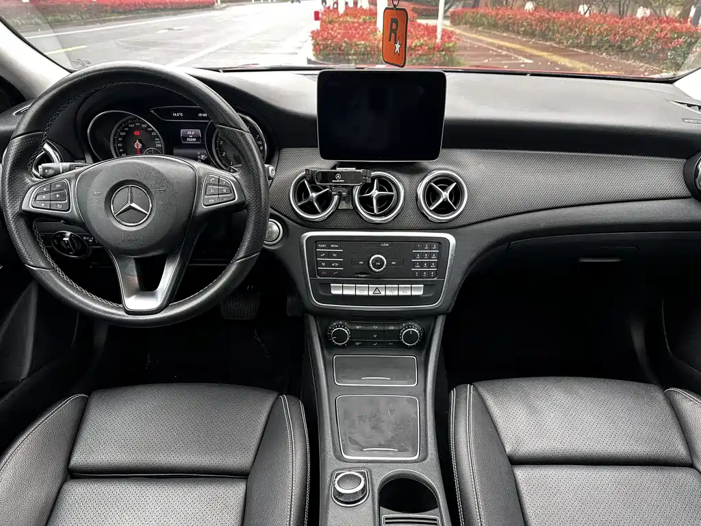 Mercedes-Benz GLA 2018 GLA 200 Dynamic купить на сайте DeffCars