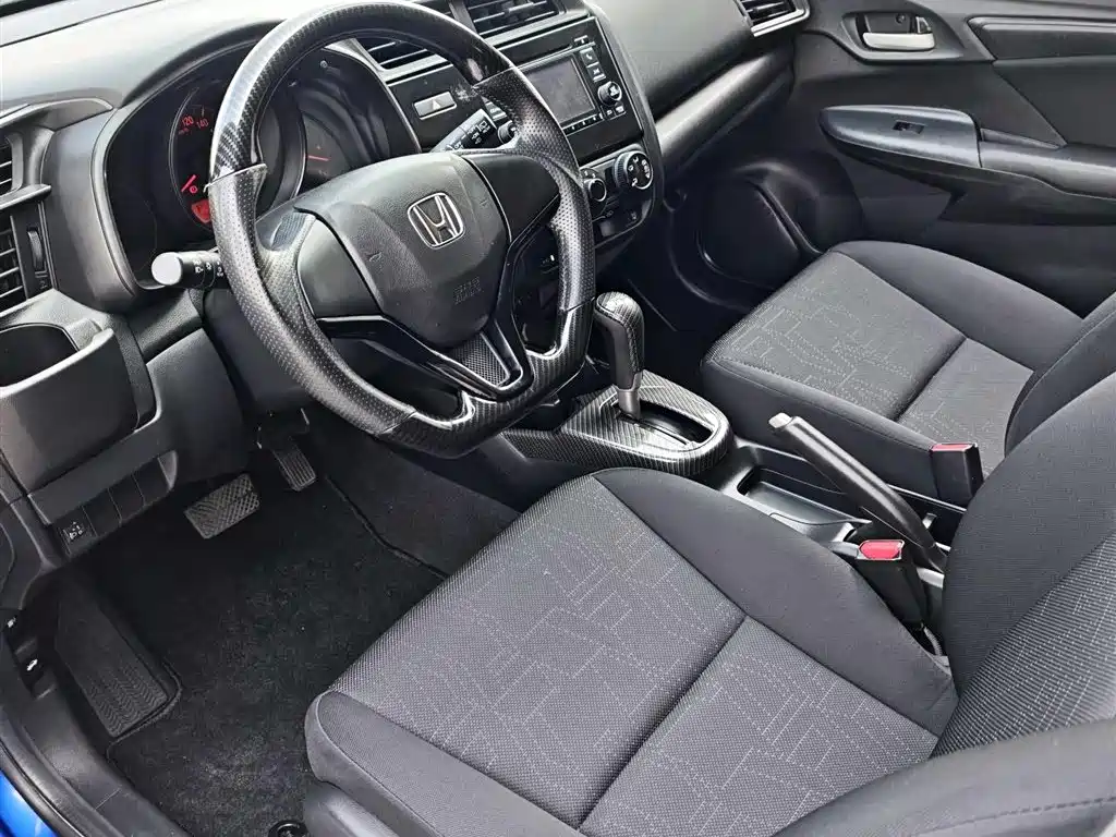 Fit 2018 1.5L CVT Comfort Sunroof Edition купить на сайте DeffCars