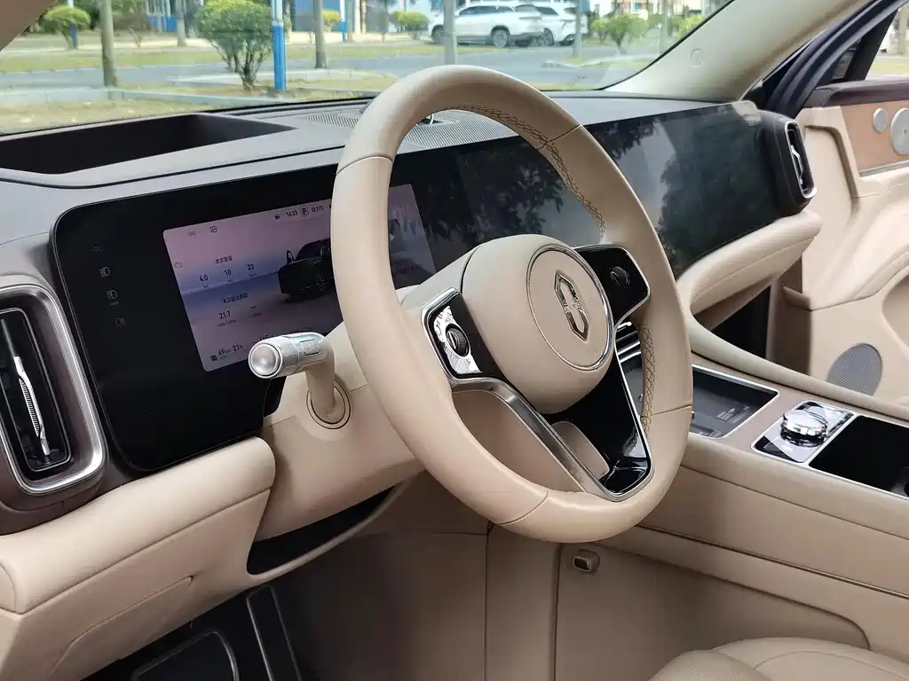 Wenjie M9 2024 extended range Ultra version 42kWh 6-seater version купить на сайте DeffCars