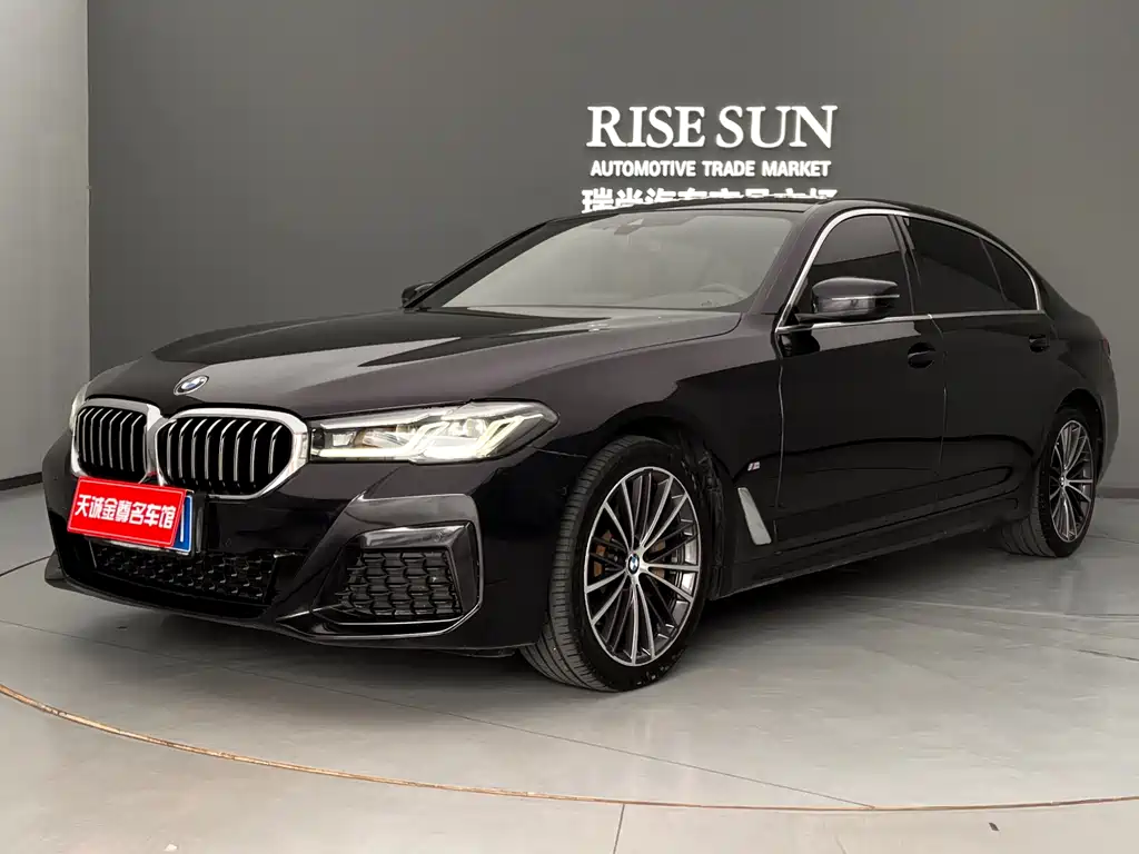 BMW 5 Series 2022 530Li Leading M Sports Package купить на сайте DeffCars