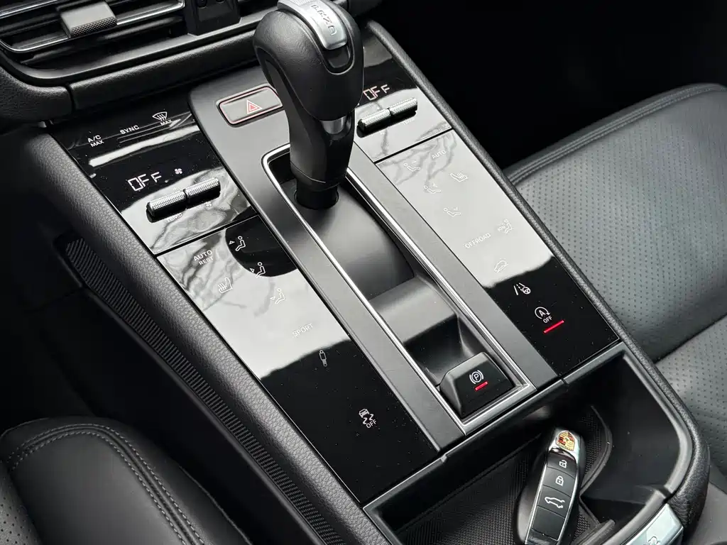 Macan 2023 Macan 2.0T купить на сайте DeffCars