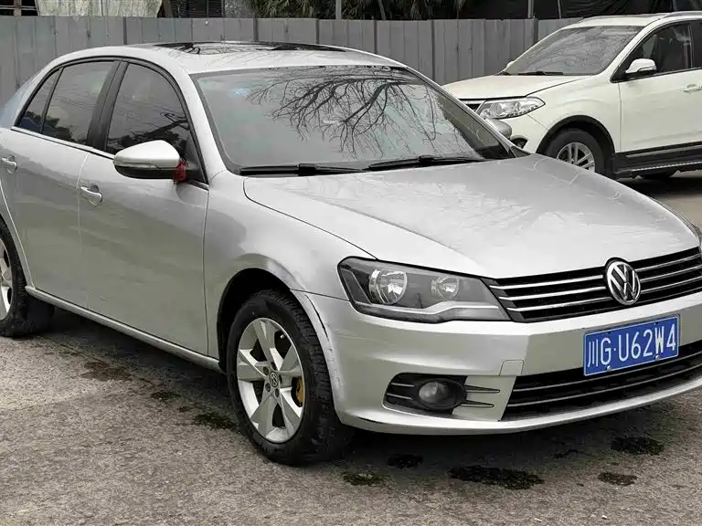 Bora 2014 1.6L manual comfort type купить на сайте DeffCars