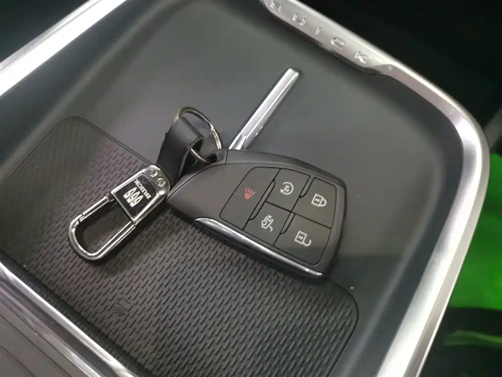 LaCrosse 2025 28T Platinum Edition купить на сайте DeffCars