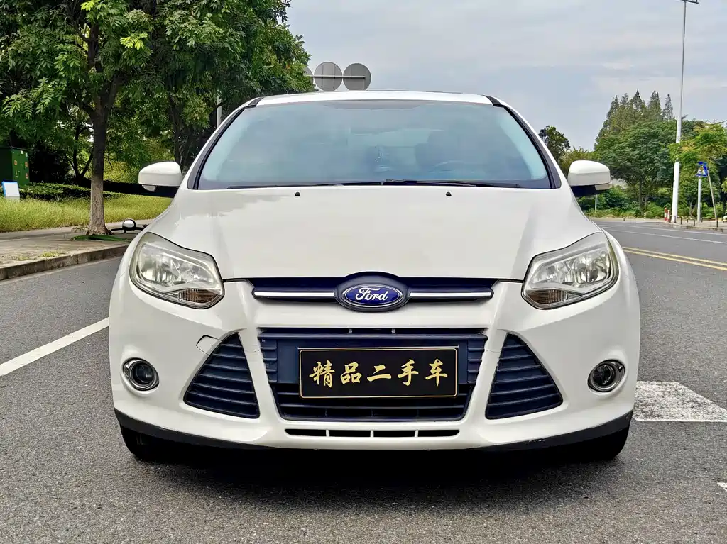 Focus 2012 Three-Car 1.6L Automatic Stylish Edition купить на сайте DeffCars