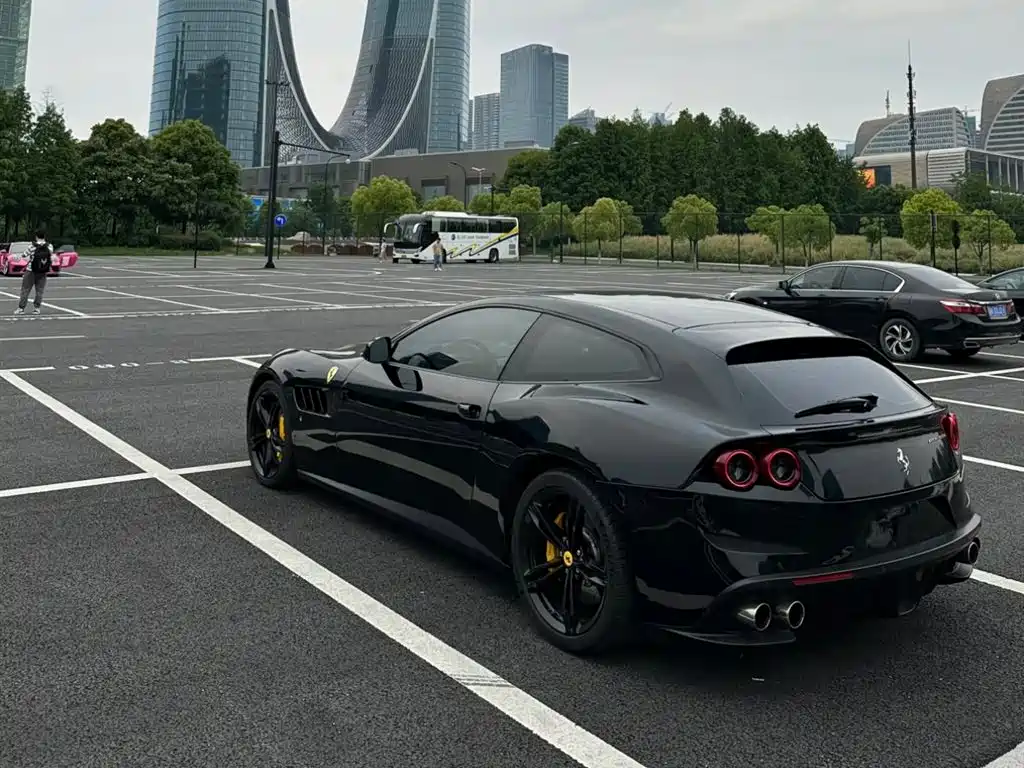 GTC4Lusso 2017 3.9T V8 купить на сайте DeffCars