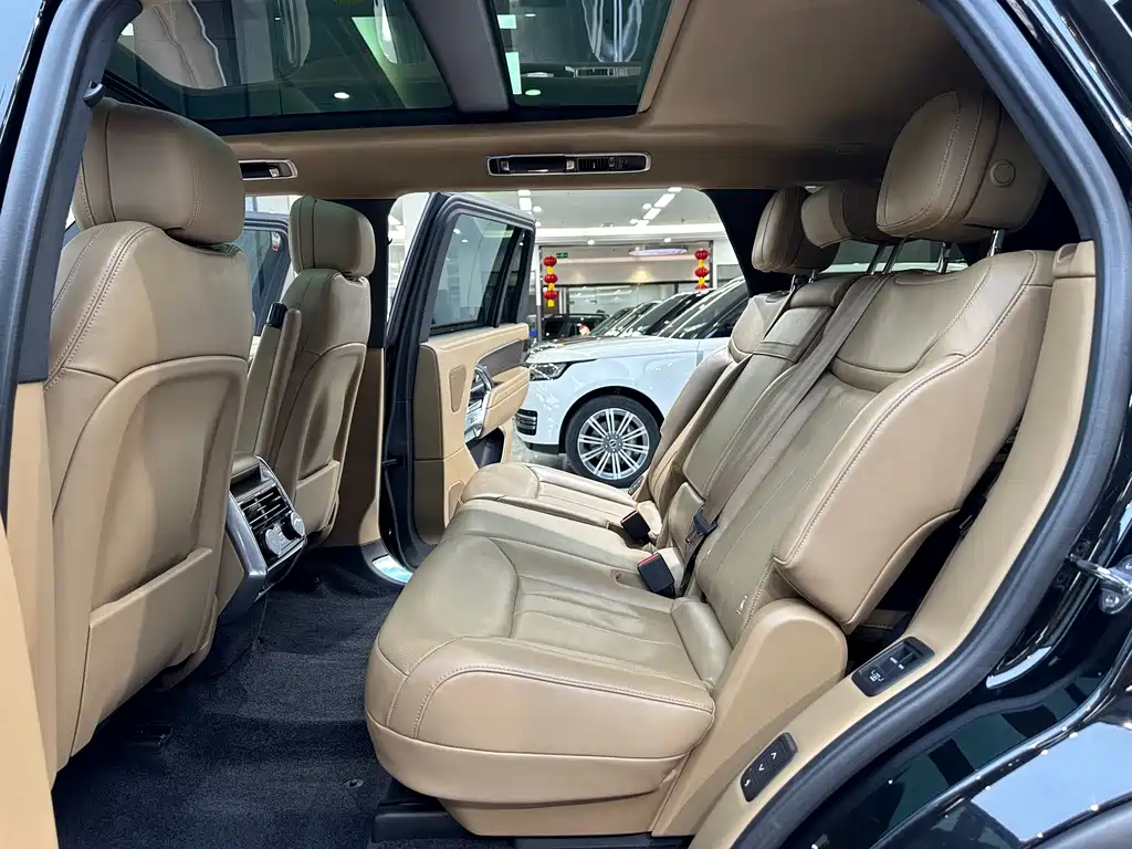 Range Rover 2024 3.0 L6 400PS Extended Edition, seven seats купить на сайте DeffCars