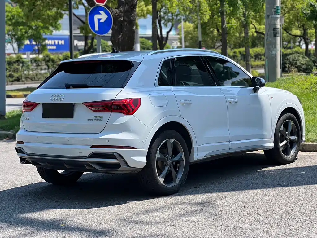 Audi Q3 2020 35 TFSI Fashionable and Dynamic купить на сайте DeffCars