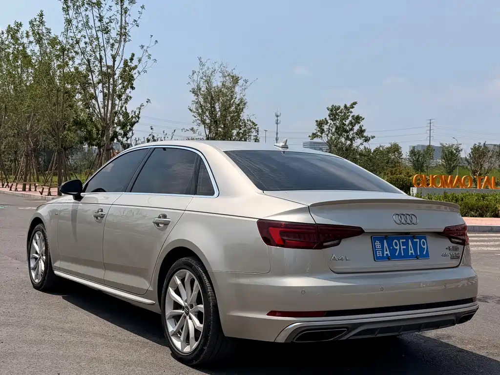 Audi A4L 2019 45 TFSI quattro personalized sports version National VI купить на сайте DeffCars