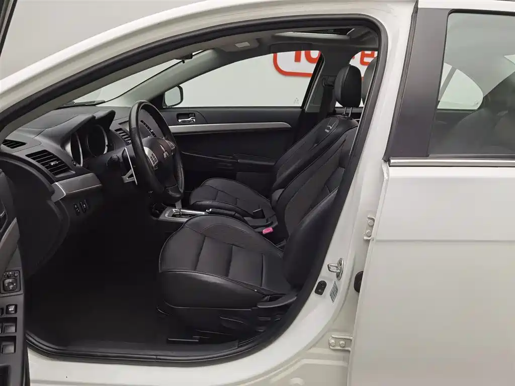 Yishen 2015 1.8L CVT Premium Edition National V купить на сайте DeffCars