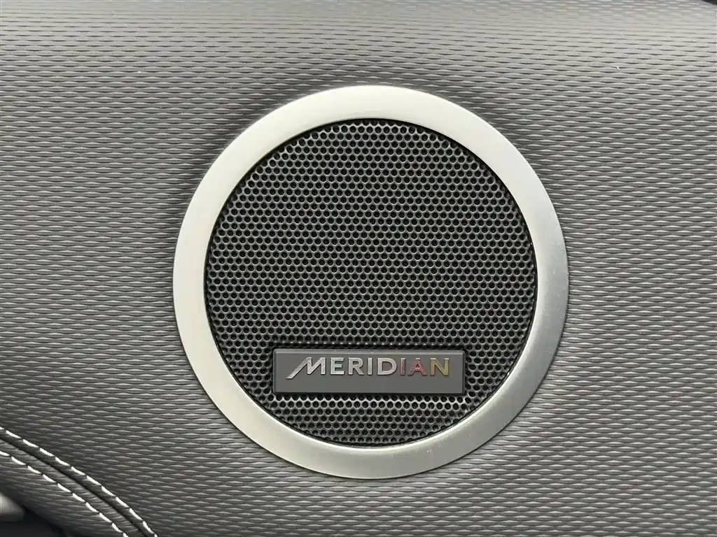 Discover the 2023 facelift 360PS R-Dynamic S купить на сайте DeffCars
