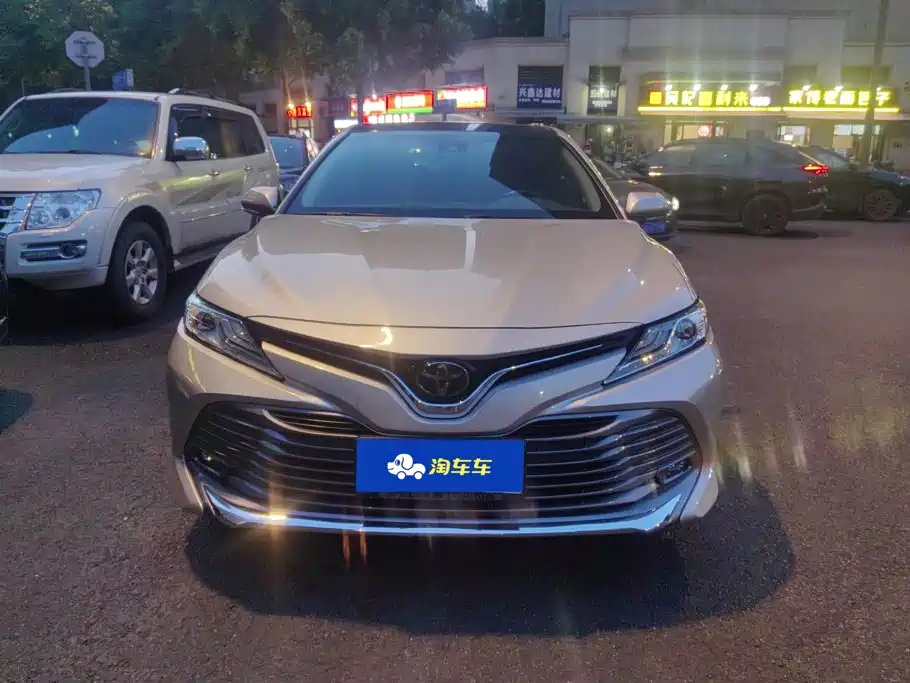 Camry 2018 2.5G Deluxe Edition купить на сайте DeffCars