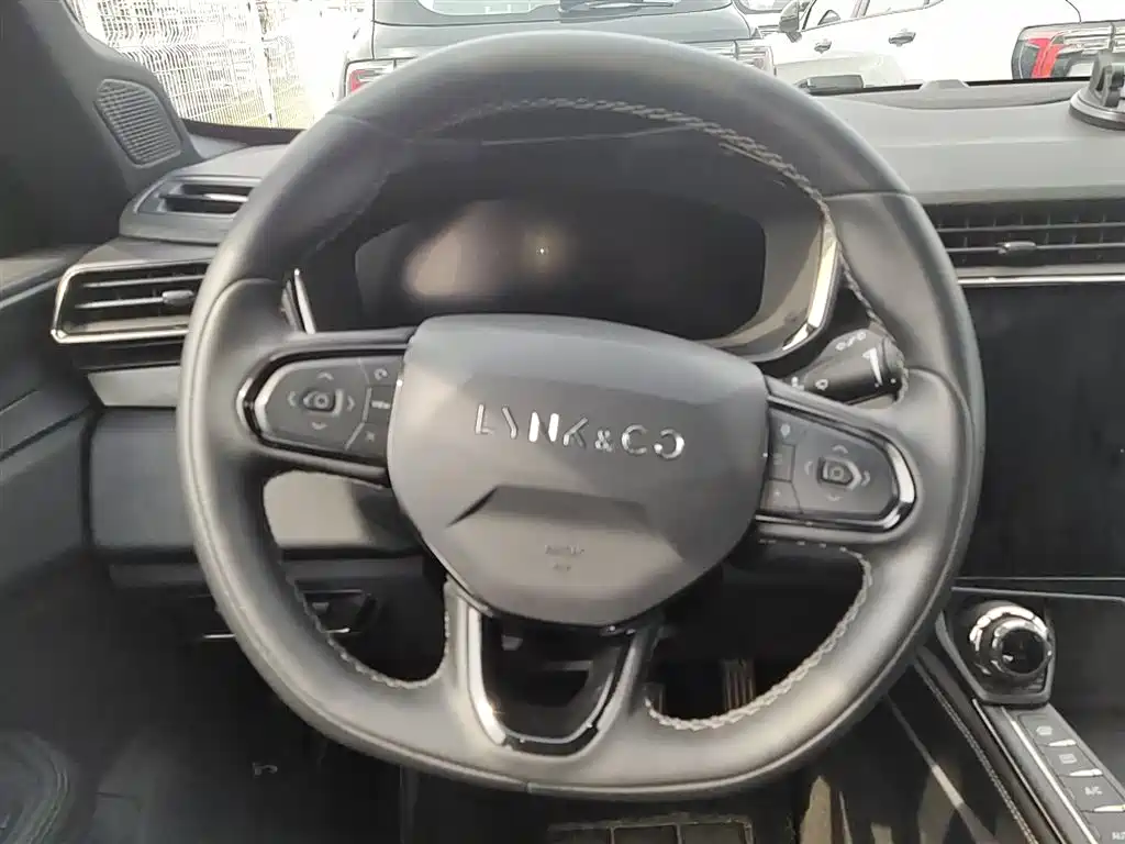 Lynk & Co 01 2023 1.5TD EM-F AM купить на сайте DeffCars