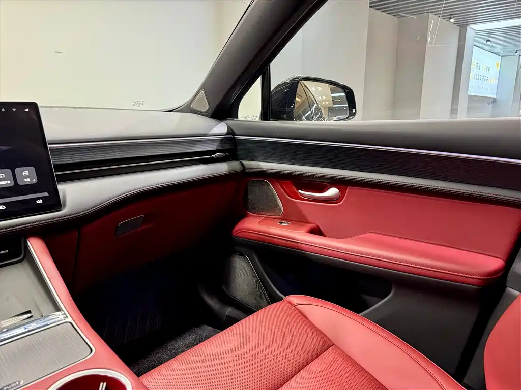 Wenjie M5 2025 extended range Ultra four-wheel drive version купить на сайте DeffCars