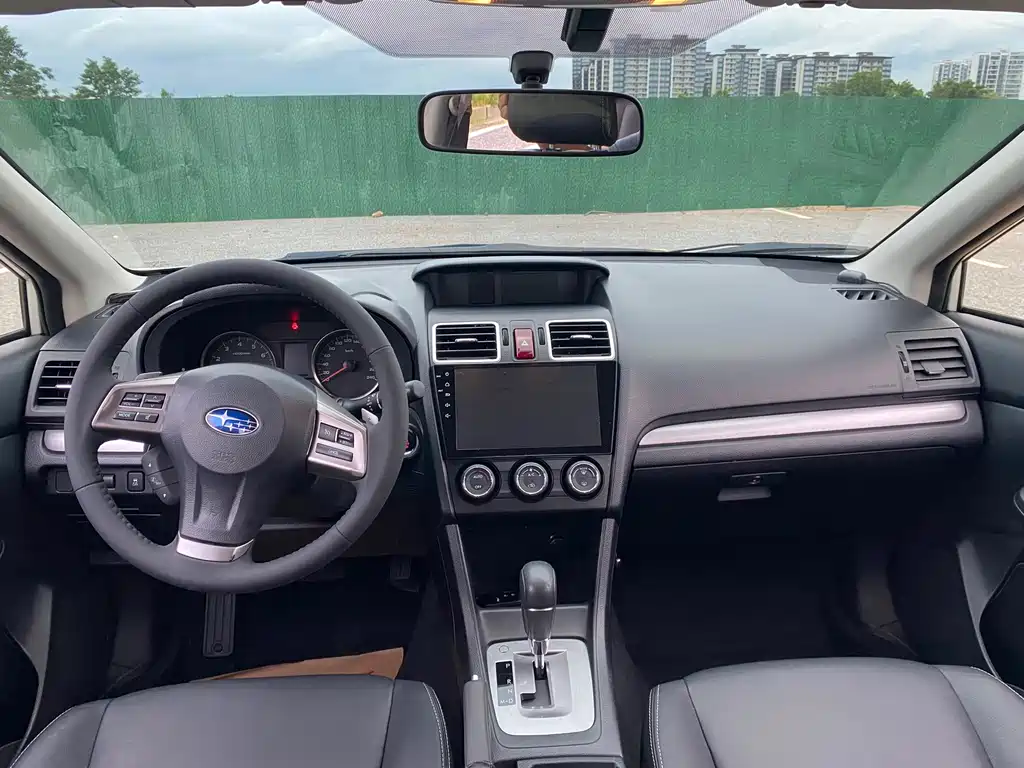 Subaru XV 2015 2.0i Deluxe Navigation Edition купить на сайте DeffCars