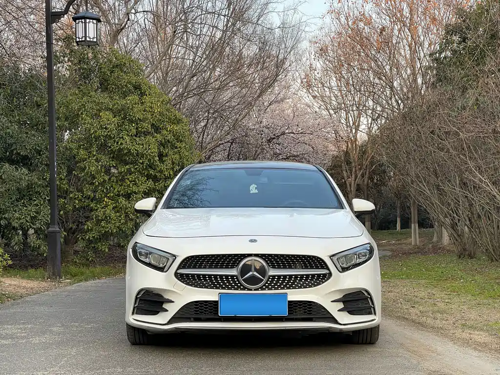 Mercedes-Benz A-Class 2020 Facelift A 200 L Sports Sedan Dynamic Type купить на сайте DeffCars