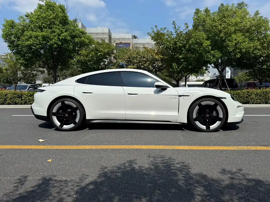 Taycan 2026 Taycan 4 купить на сайте DeffCars