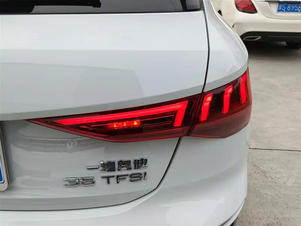 Audi A3 2024 Sportback 35 TFSI stylish and sporty купить на сайте DeffCars
