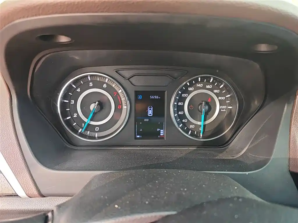 Southeast A5 Wing Dance 2019 1.5L Manual Premium Edition National V купить на сайте DeffCars