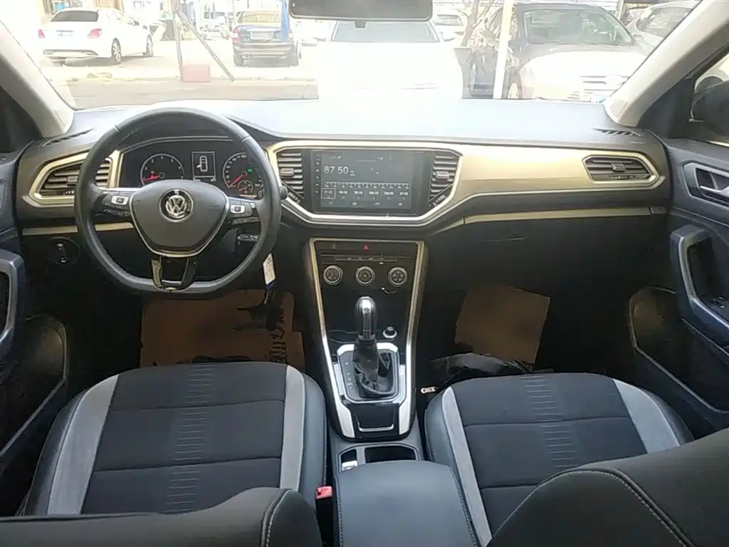 T-ROC 2018 model 230TSI DSG two-wheel drive aggressive model National V купить на сайте DeffCars
