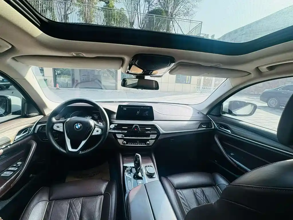 BMW 5 Series 2020 530Li Exclusive Luxury Package купить на сайте DeffCars