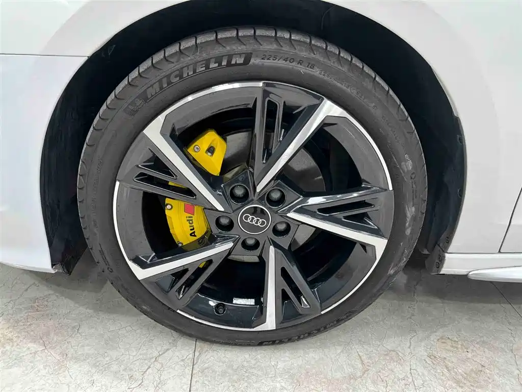 Audi A3 2023 facelift Sportback 35 TFSI stylish and sporty купить на сайте DeffCars