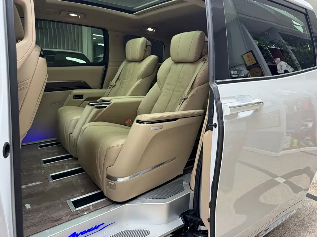 Century 2023 2.0T seven-seat premium model купить на сайте DeffCars