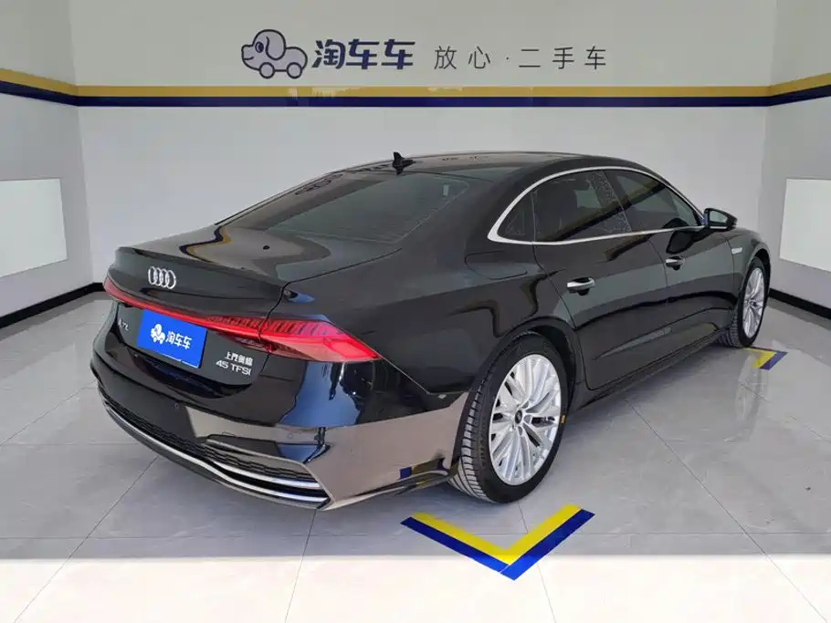 Audi A7L 2024 45TFSI S-line Dream Building Liquid Crystal Package купить на сайте DeffCars