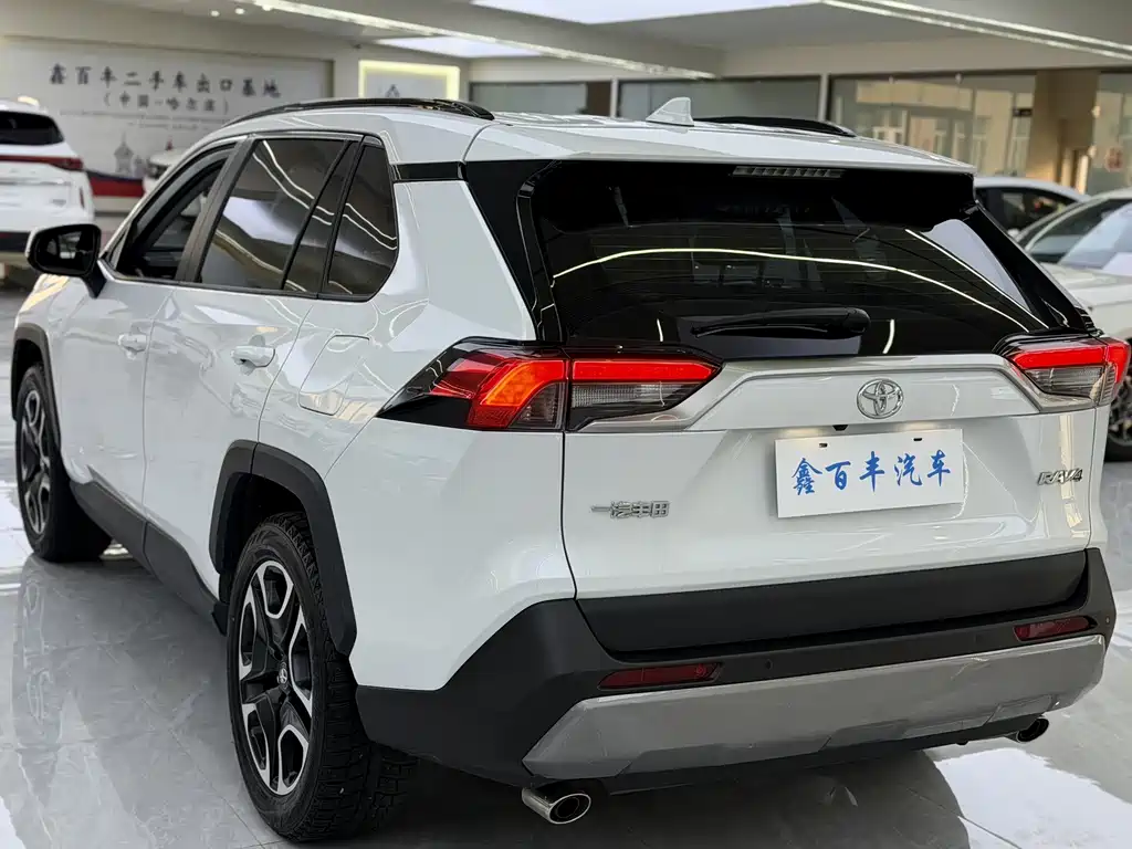 RAV4 Rongfang 2022 2.0L CVT two-wheel drive premium version купить на сайте DeffCars