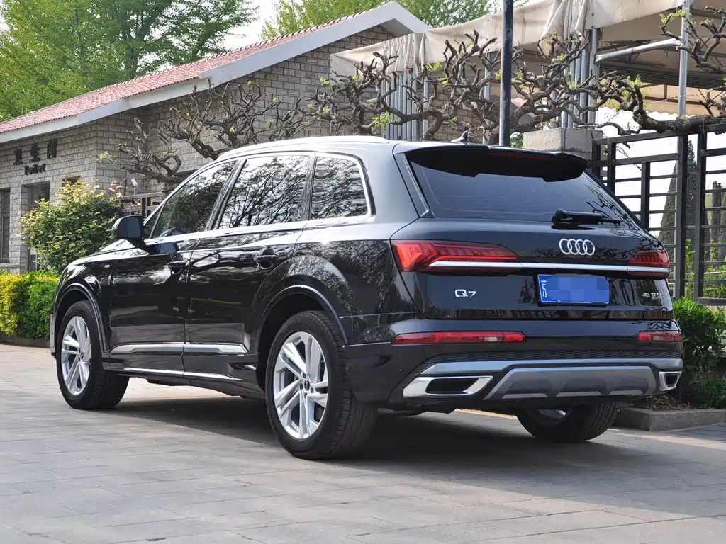 Audi Q7 2021 45 TFSI quattro S line sports купить на сайте DeffCars