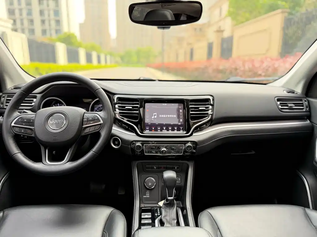 Commander 2018 2.0T four-wheel drive exclusive navigation version National V купить на сайте DeffCars
