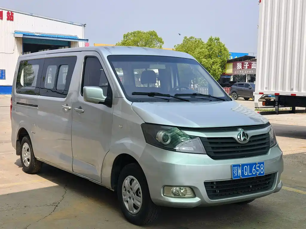 Changan Ruixing M70 2019 1.5L comfortable 6-seater National VI flat top back lift door DAM15KL купить на сайте DeffCars