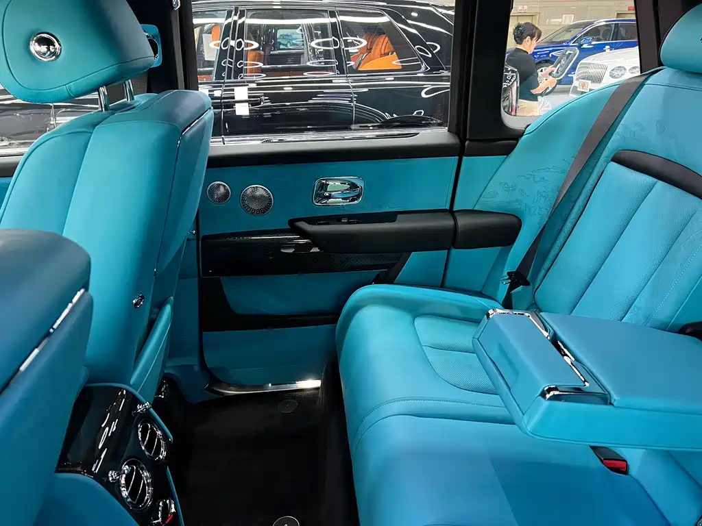 Cullinan 2024 Black Badge купить на сайте DeffCars