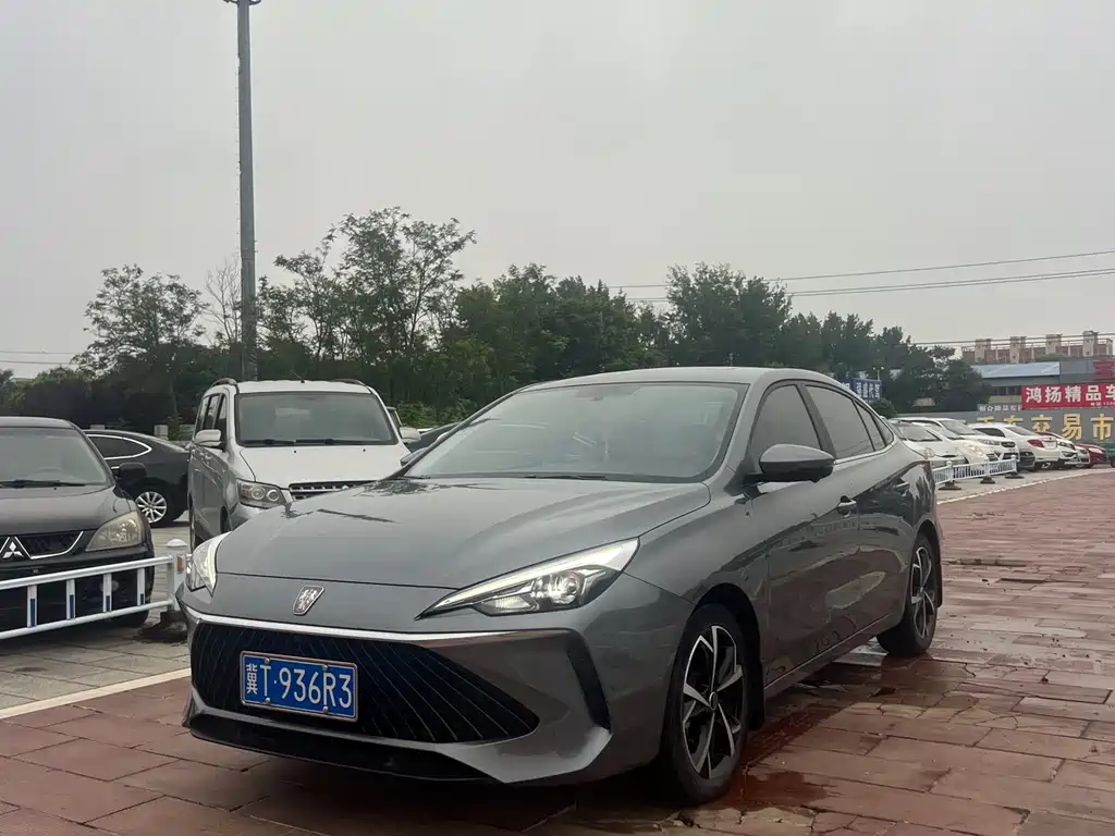 Roewe i5 2023 1.5L CVT Premium Edition купить на сайте DeffCars