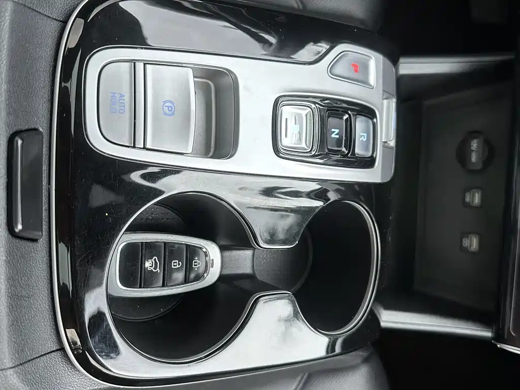 Tucson 2023 Tucson L 1.5T automatic two-wheel drive LUX premium version купить на сайте DeffCars